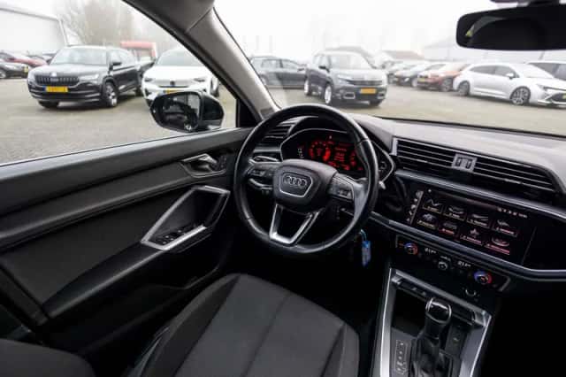 Audi Q3 (2021) thumbnail 58