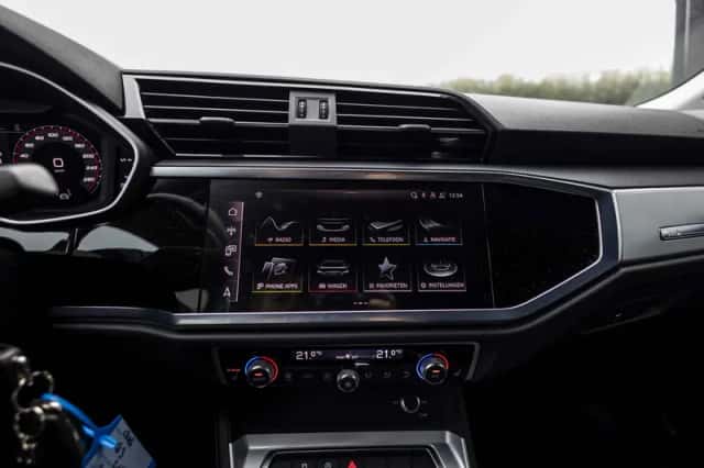 Audi Q3 (2021) thumbnail 61