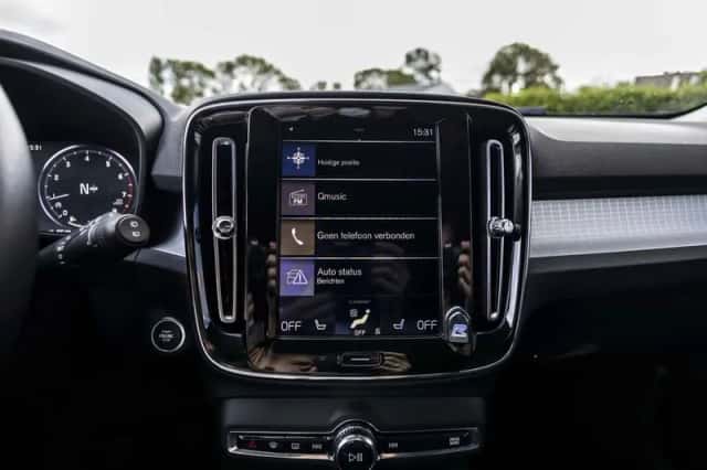 Volvo XC40 (2019) thumbnail 25