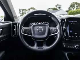 Volvo XC40 (2019) thumbnail 43