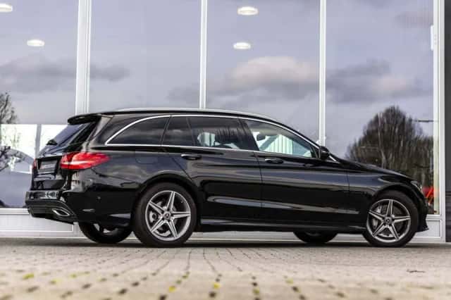 Mercedes-Benz C-Klasse (2016) thumbnail 3