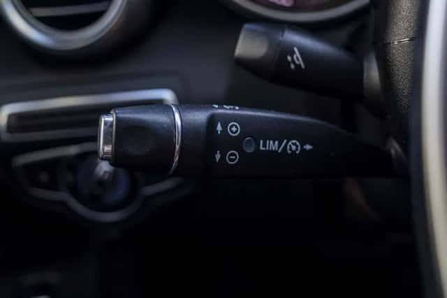 Mercedes-Benz C-Klasse (2016) thumbnail 35