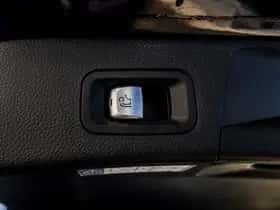 Mercedes-Benz C-Klasse (2016) thumbnail 39