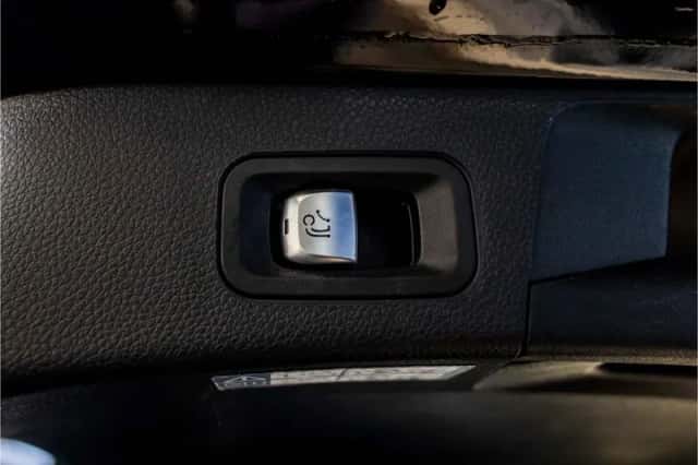Mercedes-Benz C-Klasse (2016) thumbnail 81