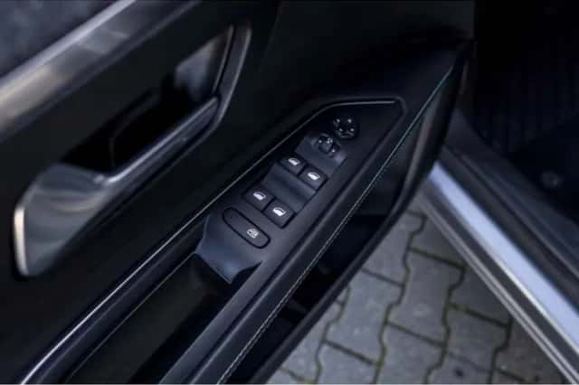 Peugeot 3008 (2021) thumbnail 21