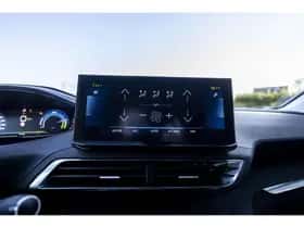Peugeot 3008 (2021) thumbnail 24