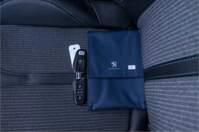 Peugeot 3008 (2021) thumbnail 36