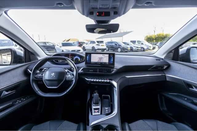 Peugeot 3008 (2021) thumbnail 7