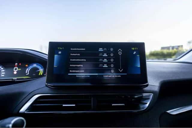 Peugeot 3008 (2021) thumbnail 61