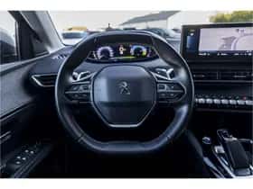 Peugeot 3008 (2021) thumbnail 8