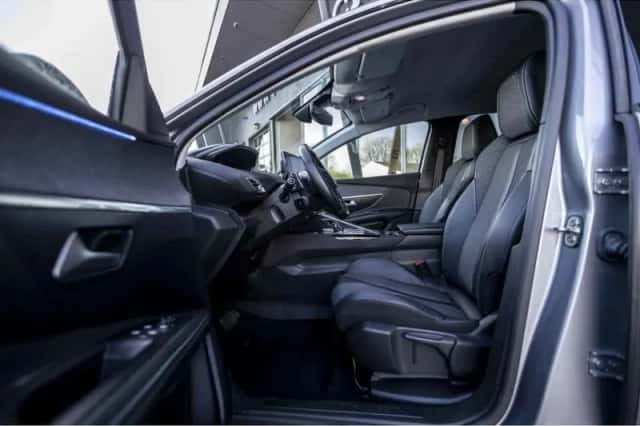 Peugeot 3008 (2021) thumbnail 9