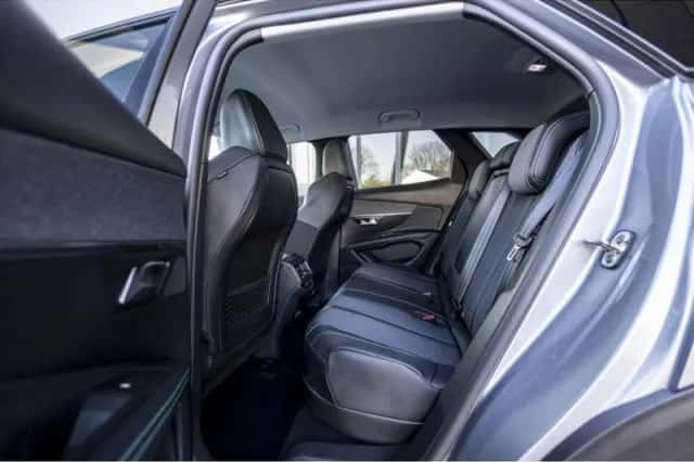 Peugeot 3008 (2021) thumbnail 10