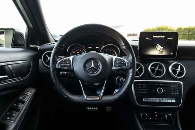 Mercedes-Benz A-Klasse (2016) thumbnail 8