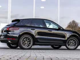Porsche Macan (2018) thumbnail 3