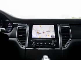 Porsche Macan (2018) thumbnail 27