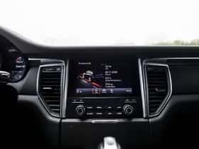 Porsche Macan (2018) thumbnail 31