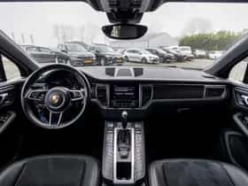 Porsche Macan (2018) thumbnail 32