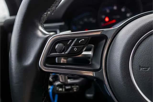 Porsche Macan (2018) thumbnail 33