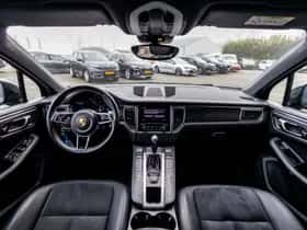 Porsche Macan (2018) thumbnail 48