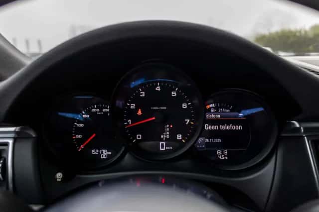 Porsche Macan (2018) thumbnail 50