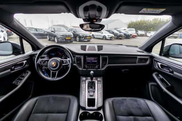 Porsche Macan (2018) thumbnail 7