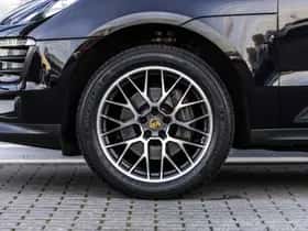 Porsche Macan (2018) thumbnail 61