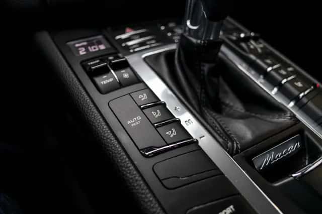 Porsche Macan (2018) thumbnail 65