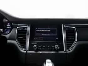 Porsche Macan (2018) thumbnail 70
