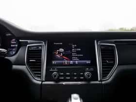 Porsche Macan (2018) thumbnail 72
