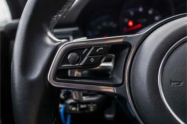 Porsche Macan (2018) thumbnail 74
