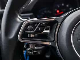 Porsche Macan (2018) thumbnail 74