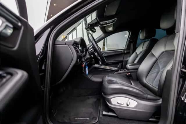 Porsche Macan (2018) thumbnail 10