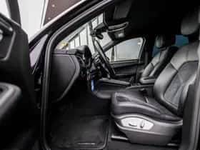 Porsche Macan (2018) thumbnail 10