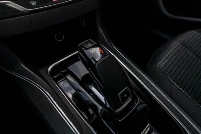Peugeot 308 (2018) thumbnail 23
