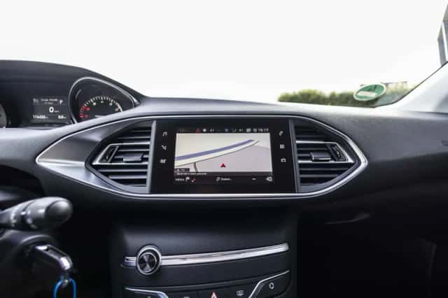 Peugeot 308 (2018) thumbnail 25