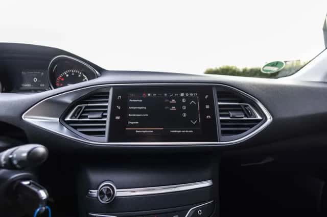 Peugeot 308 (2018) thumbnail 30