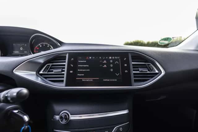 Peugeot 308 (2018) thumbnail 70