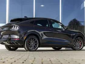 Ford Mustang (2021) thumbnail 3