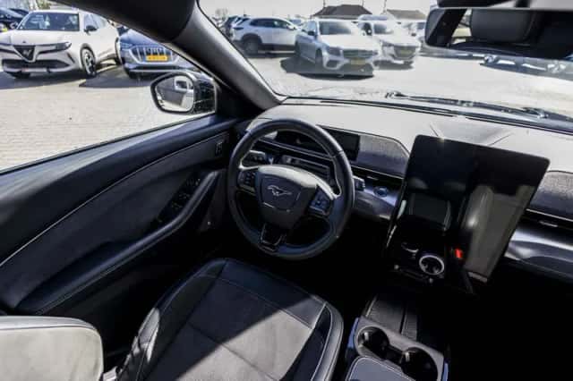 Ford Mustang (2021) thumbnail 21