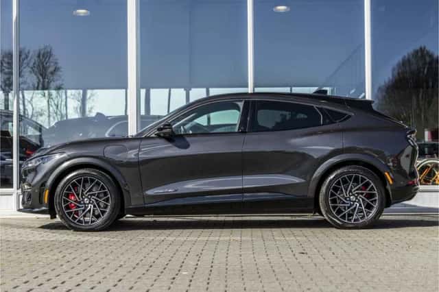 Ford Mustang (2021) thumbnail 6