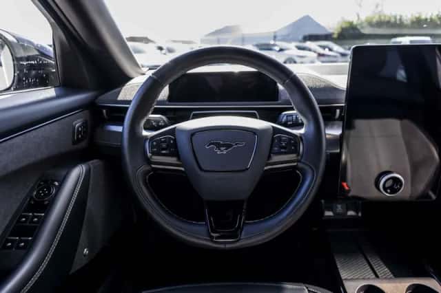 Ford Mustang (2021) thumbnail 8