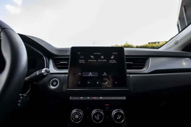 Renault Captur (2021) thumbnail 65