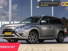 Mitsubishi Outlander (2019) thumbnail 2