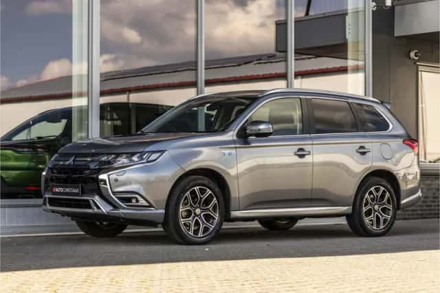 Mitsubishi Outlander (2019) thumbnail 16