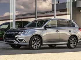 Mitsubishi Outlander (2019) thumbnail 16