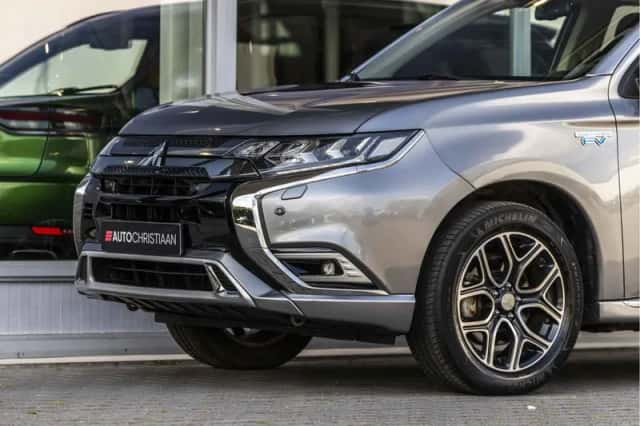 Mitsubishi Outlander (2019) thumbnail 17