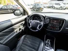 Mitsubishi Outlander (2019) thumbnail 23