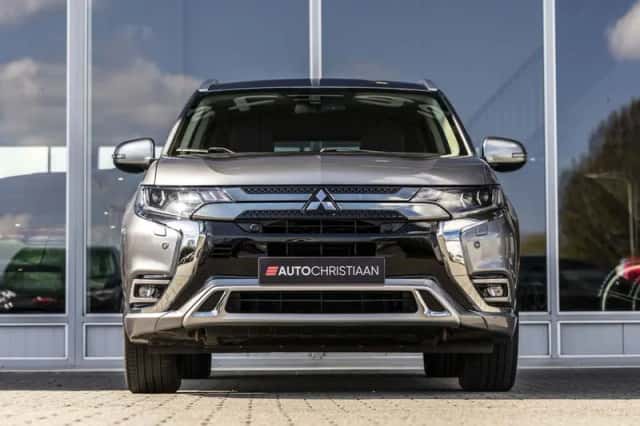 Mitsubishi Outlander (2019) thumbnail 4