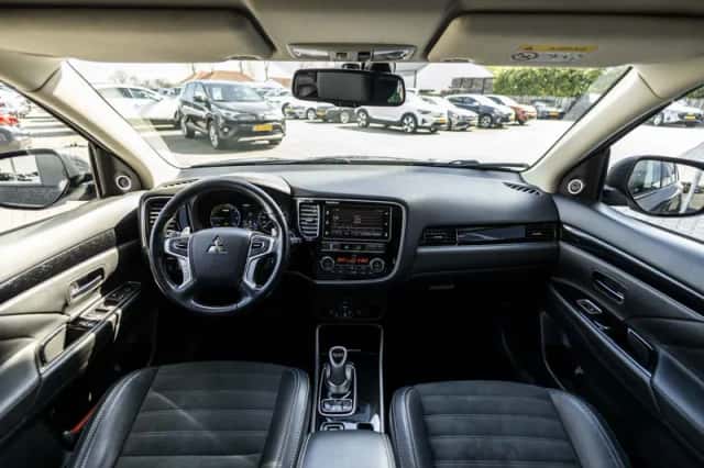 Mitsubishi Outlander (2019) thumbnail 49