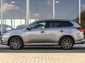 Mitsubishi Outlander (2019) thumbnail 6